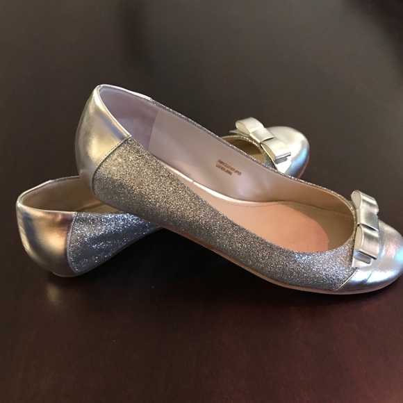 Vera Wang Ballet Flats - Picture 2 of 3